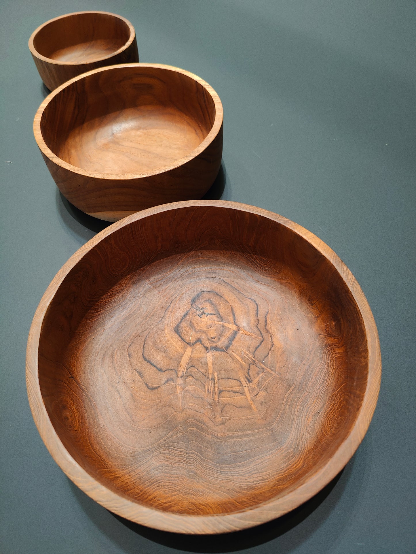 220107C Houten schaal diameter 25 cm hoogte 8 cm