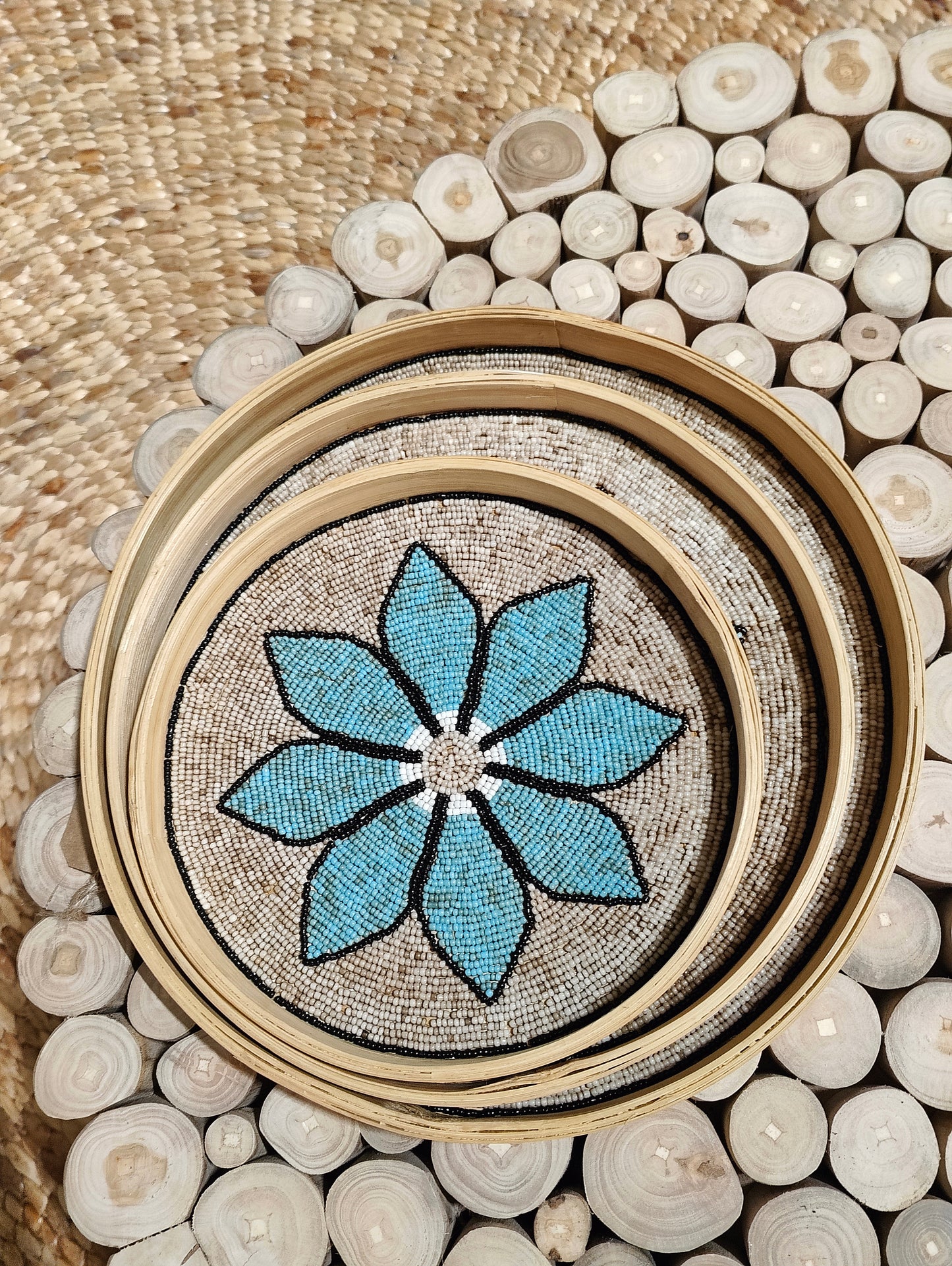 BF 36 Dienbladen aqua met bloemmotief 25 cm ,31cm,35cm Set van drie bladen