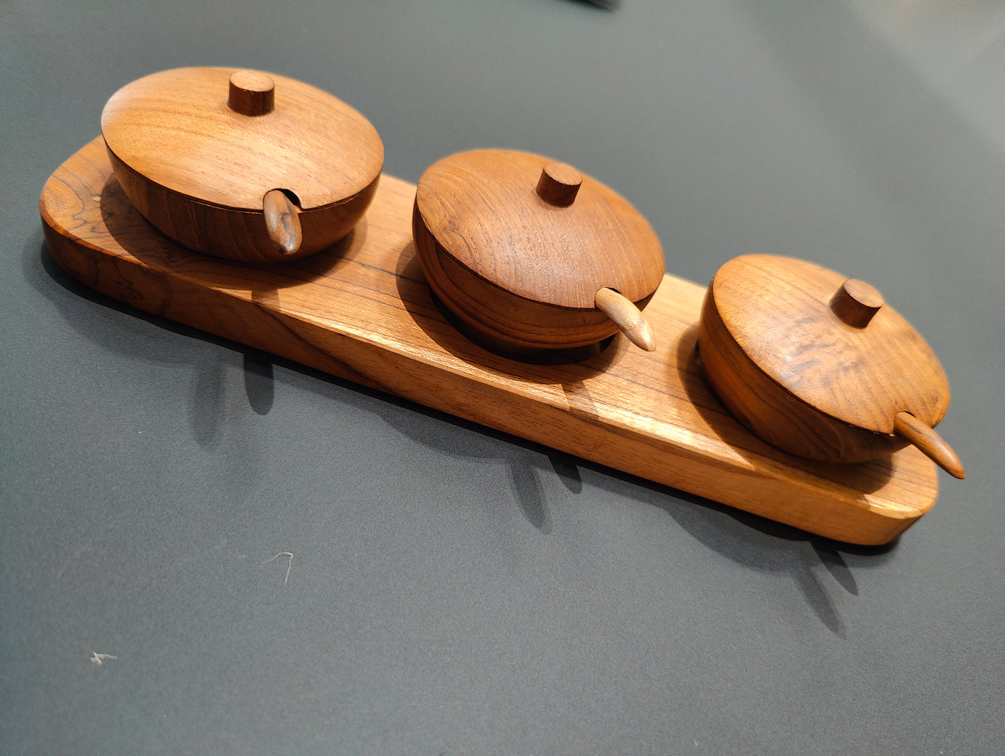 220114		Kruidenpotjes 3 bakjes op plankje 25,5x7,5