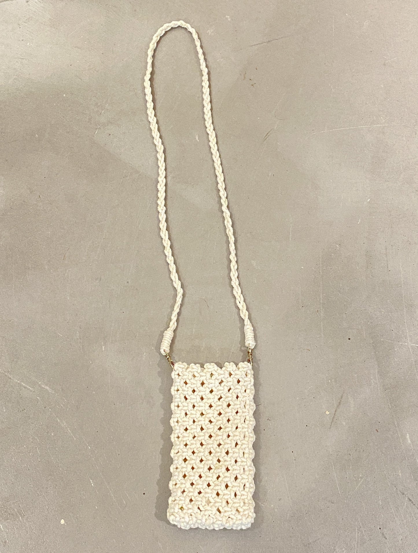 60001		Telefoontasjes macrame