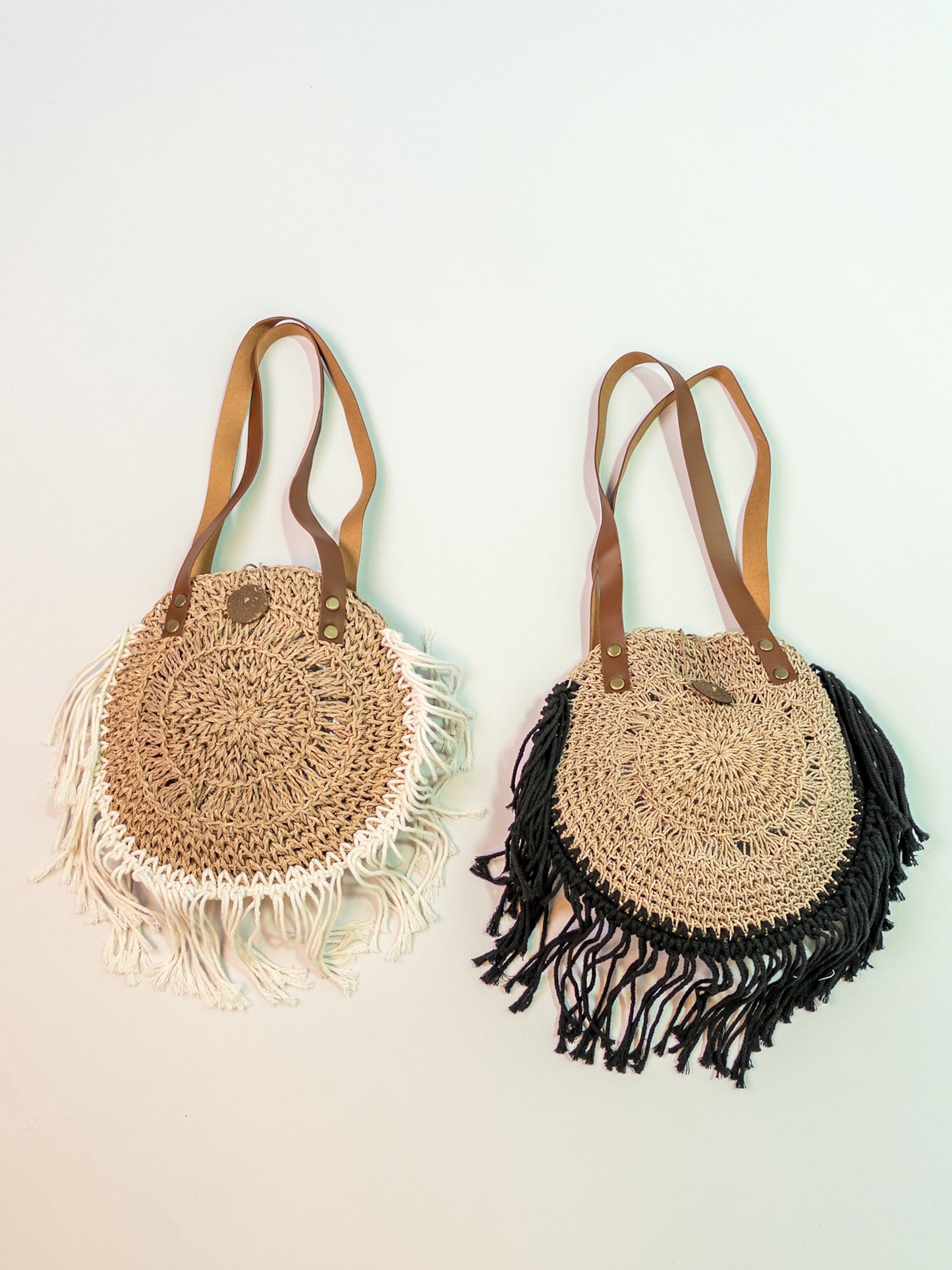 60004		Tas kobel bulat met zwarte franjes (zie ook 6005)