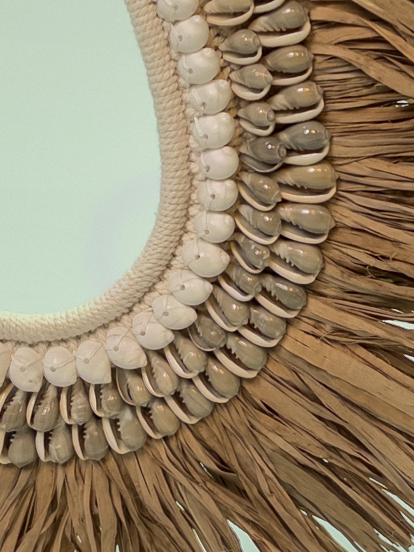 600033		U standaard met schelpen hanger hoog 30 cm breed 50 cm