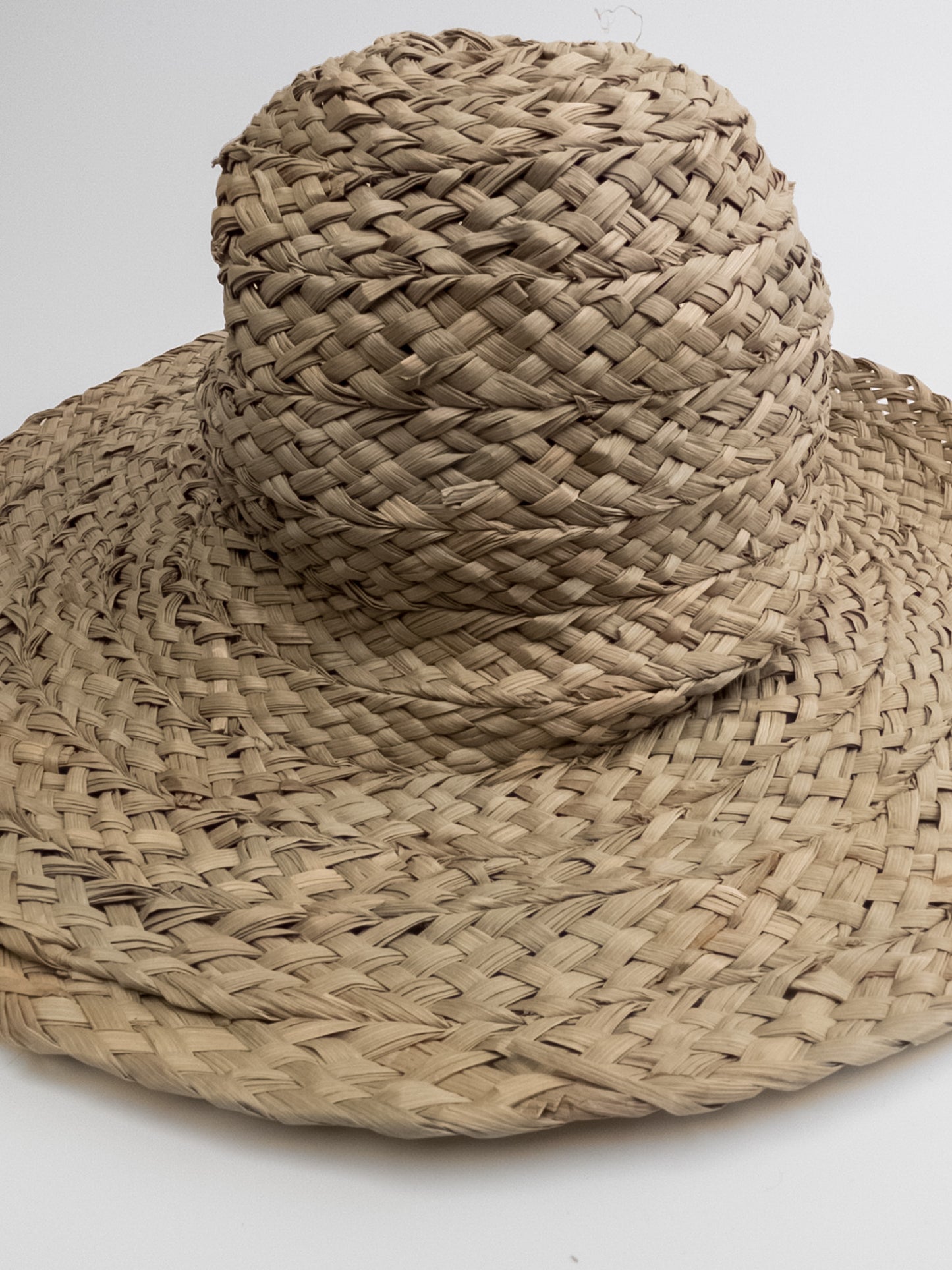 600024		decoratie hoed naturel