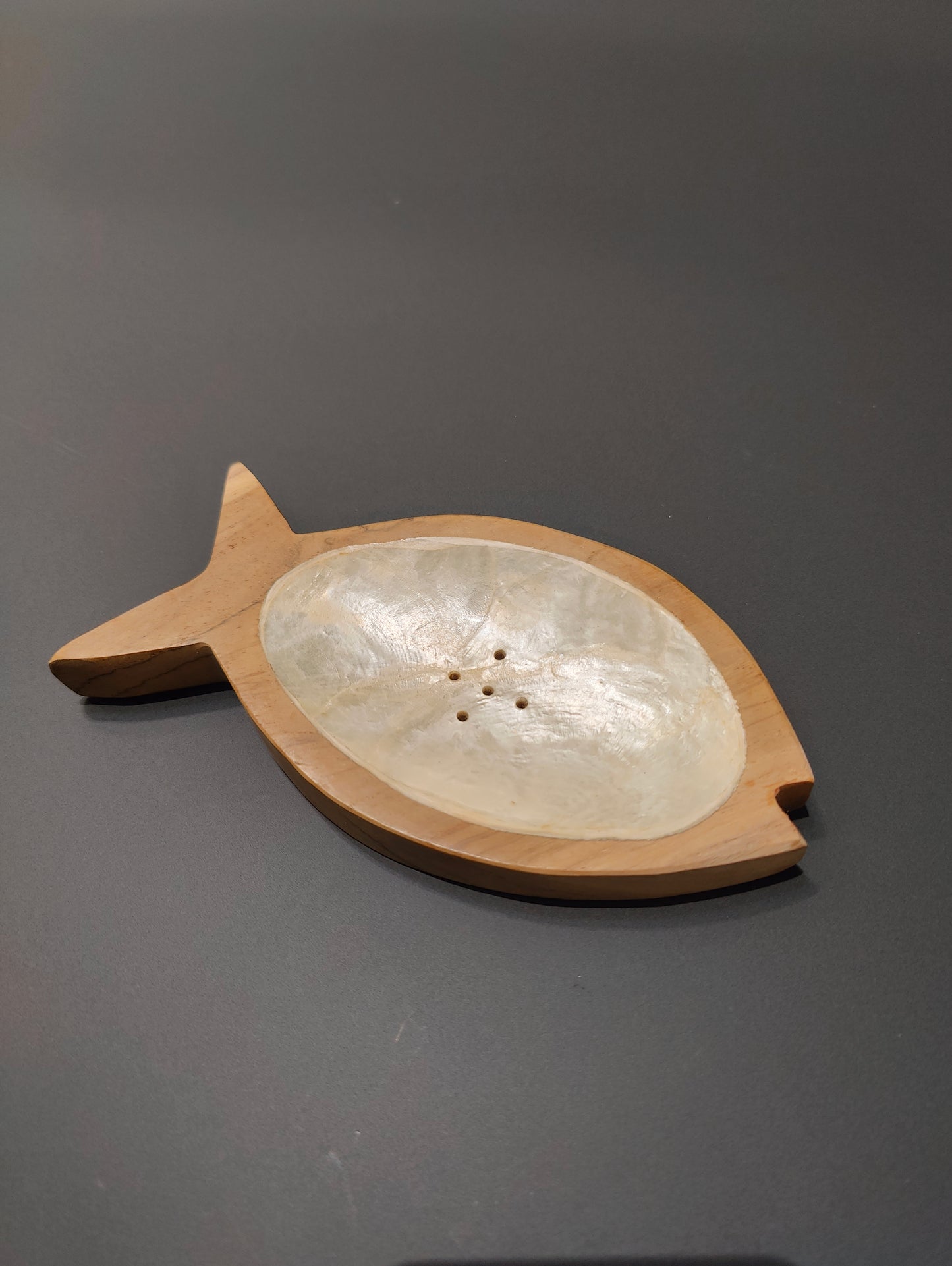 JT018		Houten visje met parlemoer