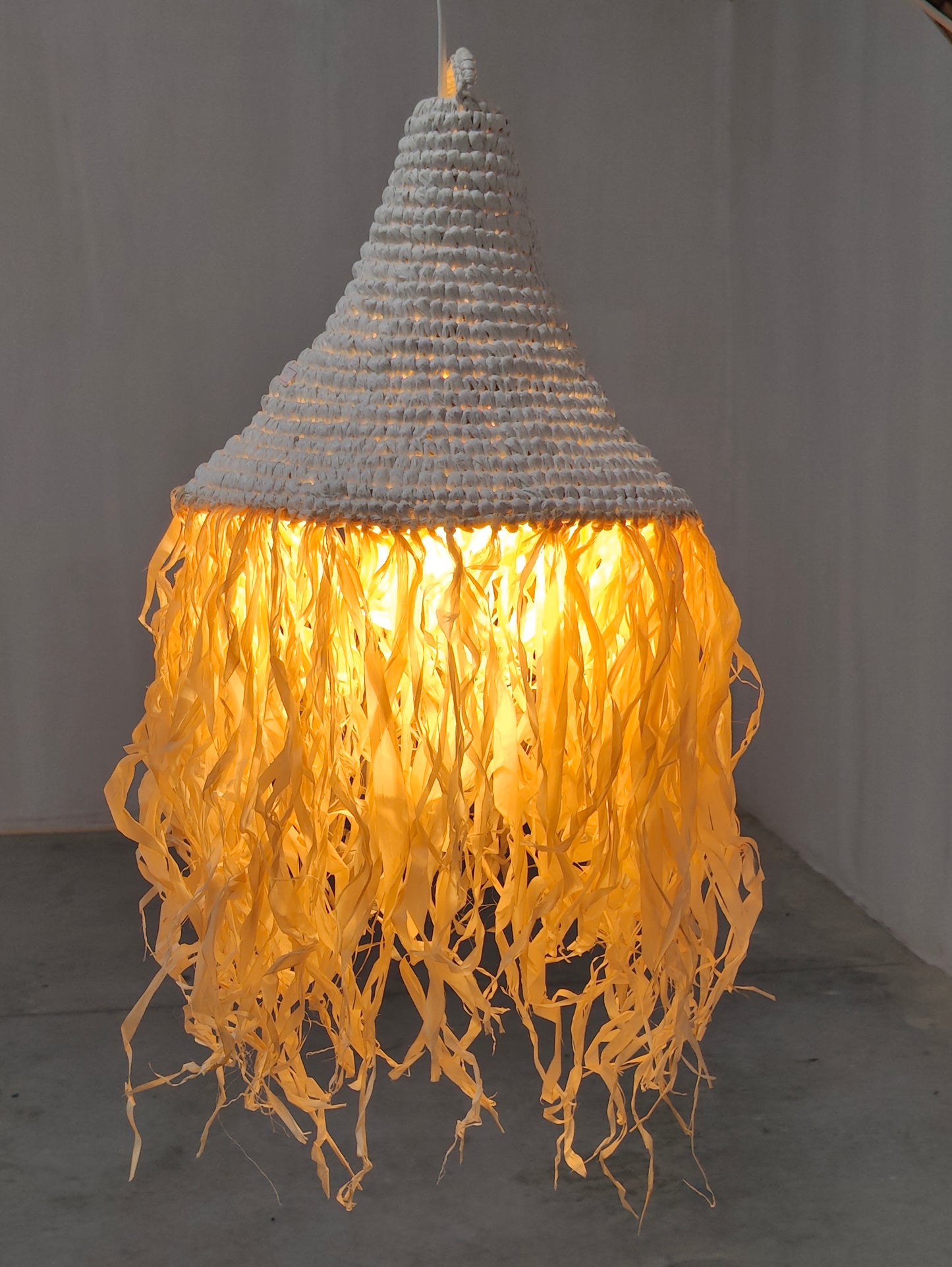 211106		grote lamp van touw met zeegras afm.ca 50 cm diameter 60 cm hoog