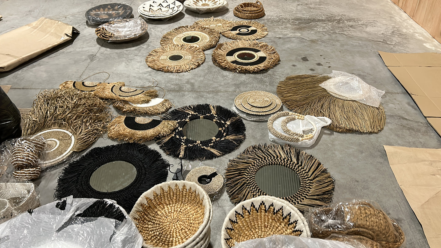 600046	spiegel riet zwart  met naturel70 cm