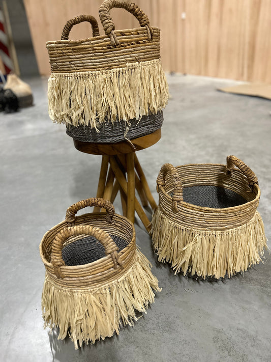 211101		Mandenset grijze rand van pitriet 36 cm 32cm en 29cm