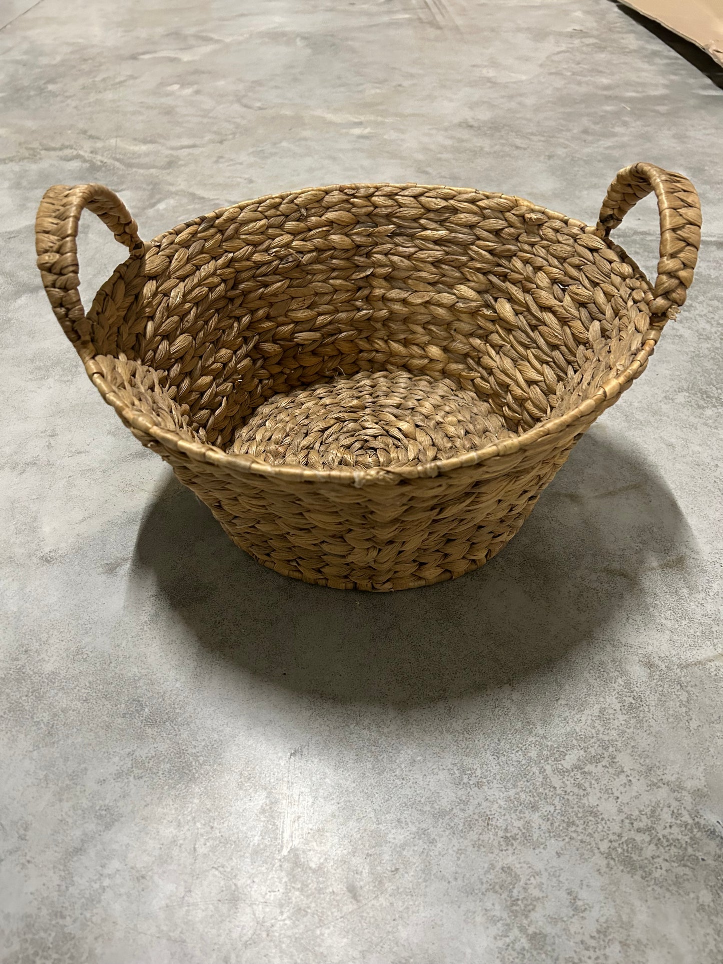 600052		bowl mandje riet